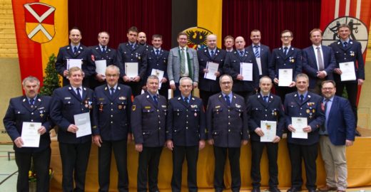 Geehrte und Verabschiedete Personen auf der Frühjahrsdienstversammlung 2020 der Feuerwehren des Landkreises Donau-Ries