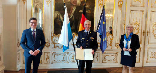 Heinz Lutz erhält das Bundesverdienstkreuz am Bande